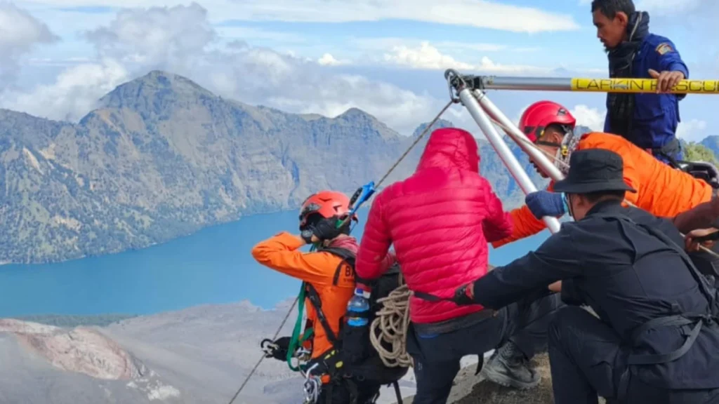 Tim SAR Temukan Jenazah Pendaki Brasil di Gunung Rinjani