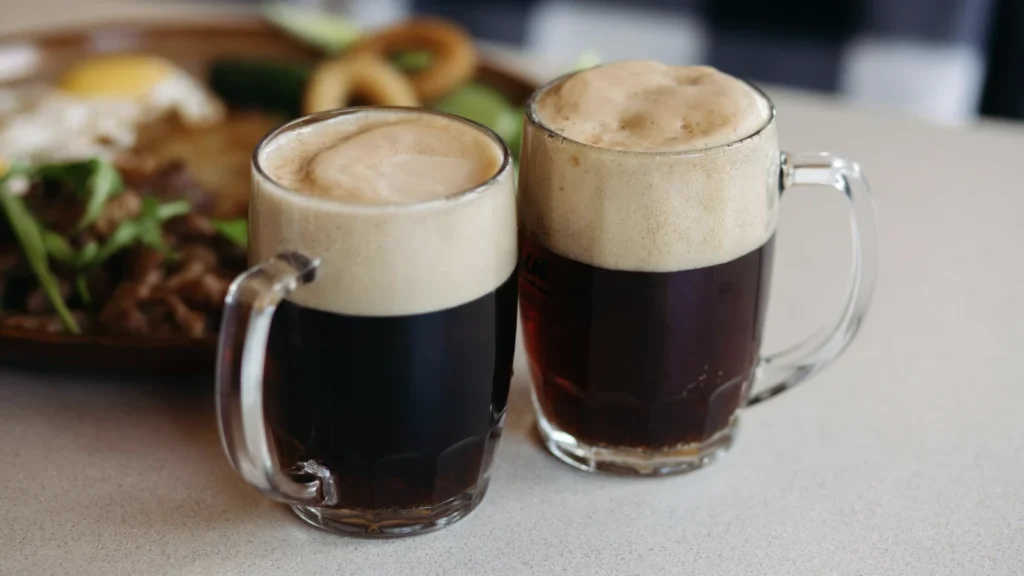 Cold Brew vs Nitro Coffee: Pilihan Kopi Dingin yang Populer