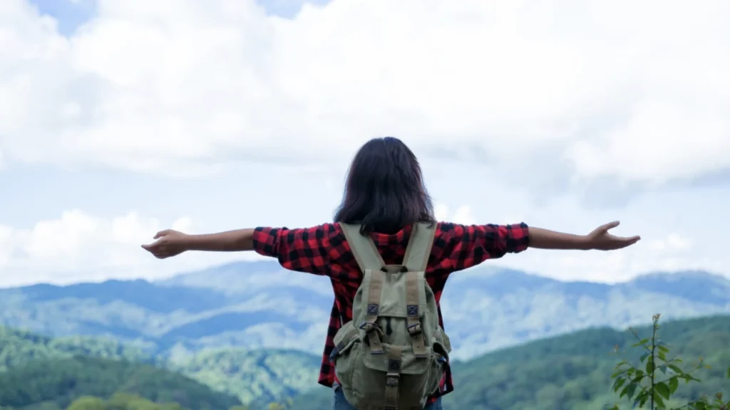 Tips Aman Solo Traveling Menggunakan Transportasi Umum