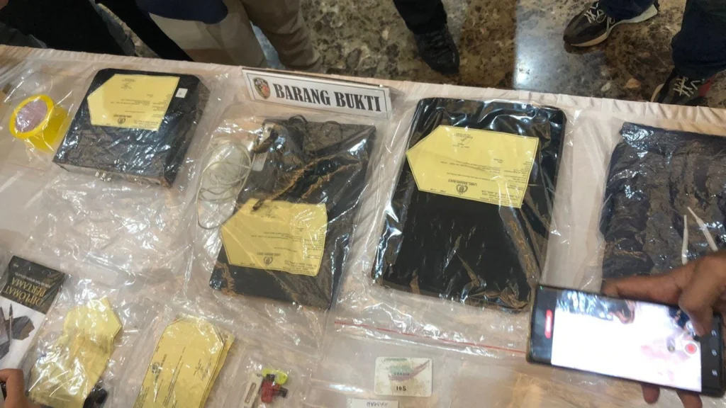 Kematian Diplomat Arya Daru Pangayunan: Update Terbaru dari Polda Metro Jaya