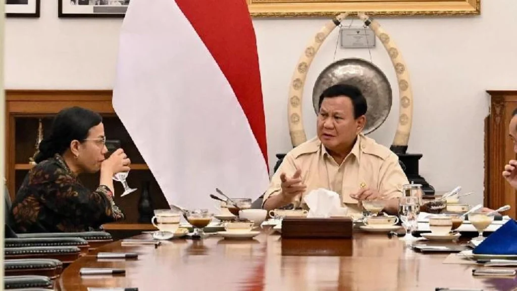 Prabowo Bercanda tentang Stres Sri Mulyani dan Usulan Obat Gratis untuk Masyarakat Miskin