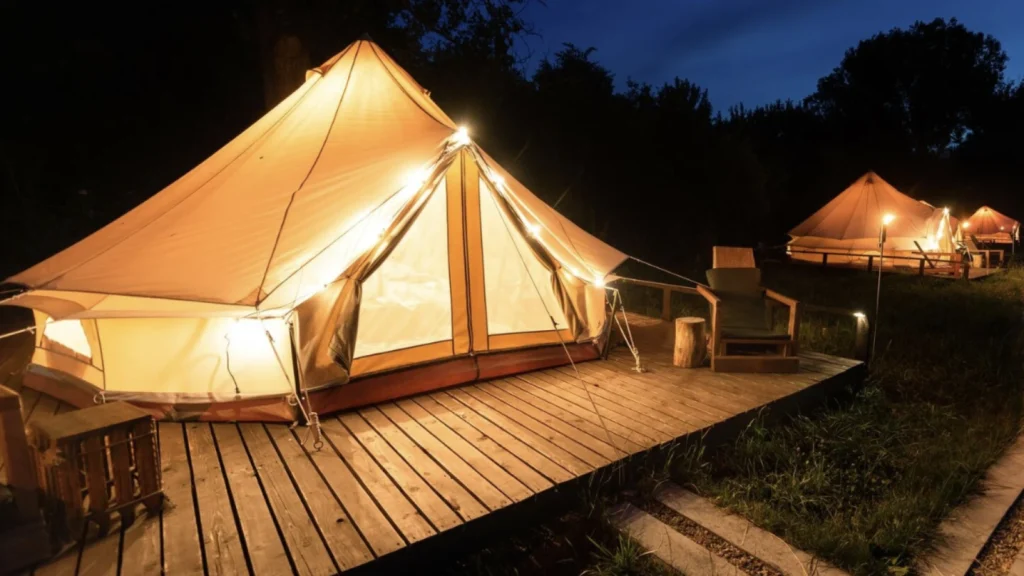 Berkemah dengan Kenyamanan: Fenomena Glamping di Sekitar Jakarta