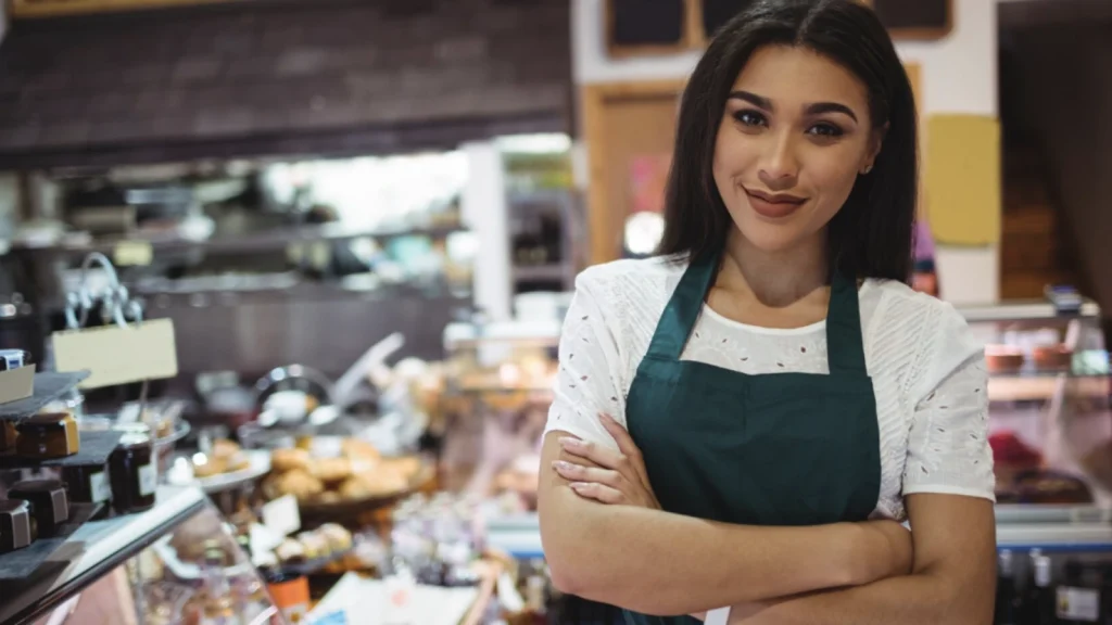 Kisah Inspiratif Milenial yang Berani Berwirausaha dengan Camilan