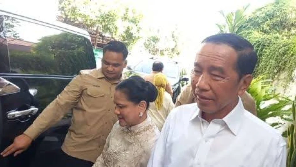 Presiden Jokowi Cerita Ijazah di Reuni Alumni UGM