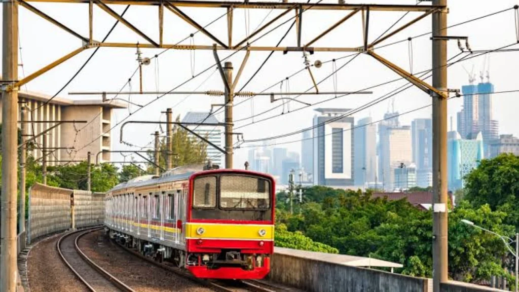 KRL Bogor-Jakarta Kota Anjlok, Investigasi Sedang Berlangsung