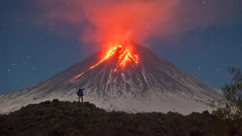 Letusan Gunung Berapi Krasheninnikov Tercatat Setelah Gempa Bumi di Kamchatka