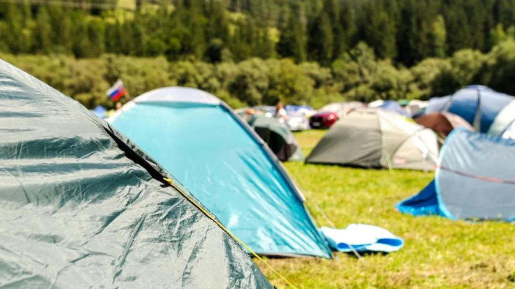 Tempat Camping Kekinian yang Cocok untuk Pemula di Indonesia
