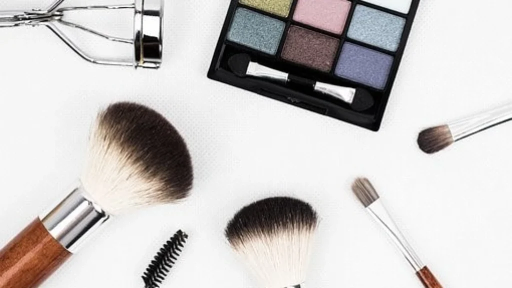 Makeup Minimalis: Tampil Fresh di Tengah Kesibukan