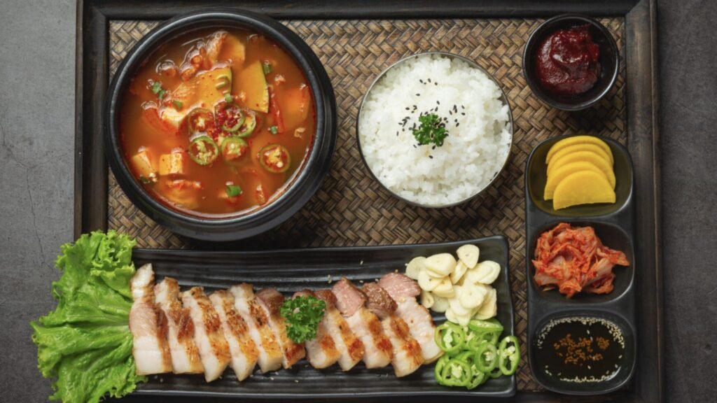 Mengapa Makanan Korea Semakin Populer Di Kalangan Anak Muda Indonesia