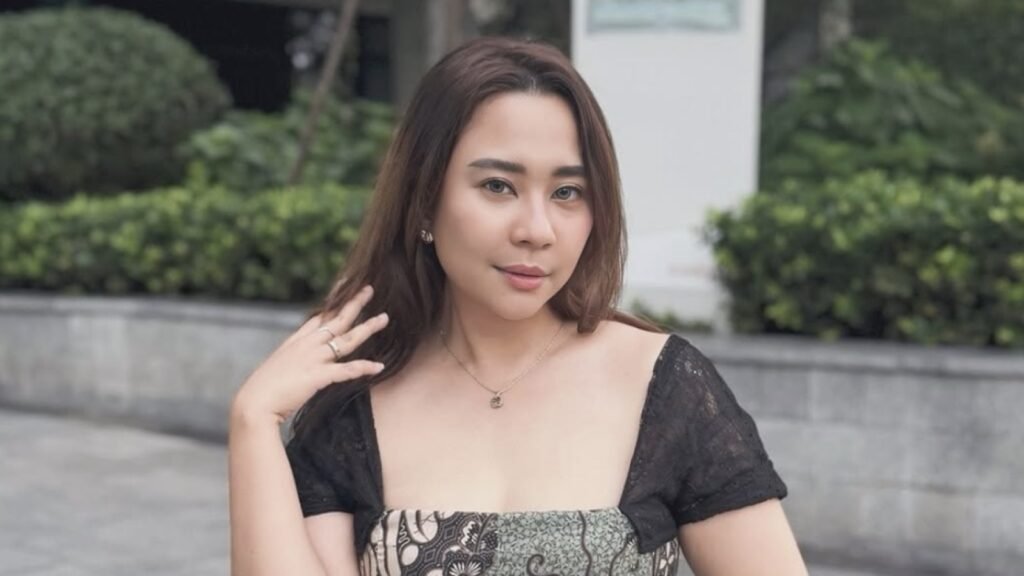 Proses Perceraian Chikita Meidy dan Indra Adhitya Terhenti